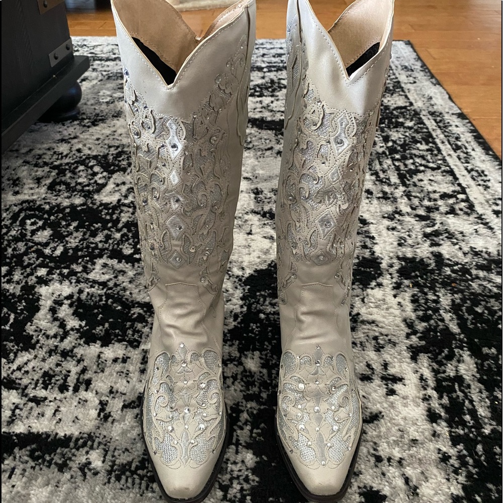 Rhinestone boot- bought on like - too big for me - size 38